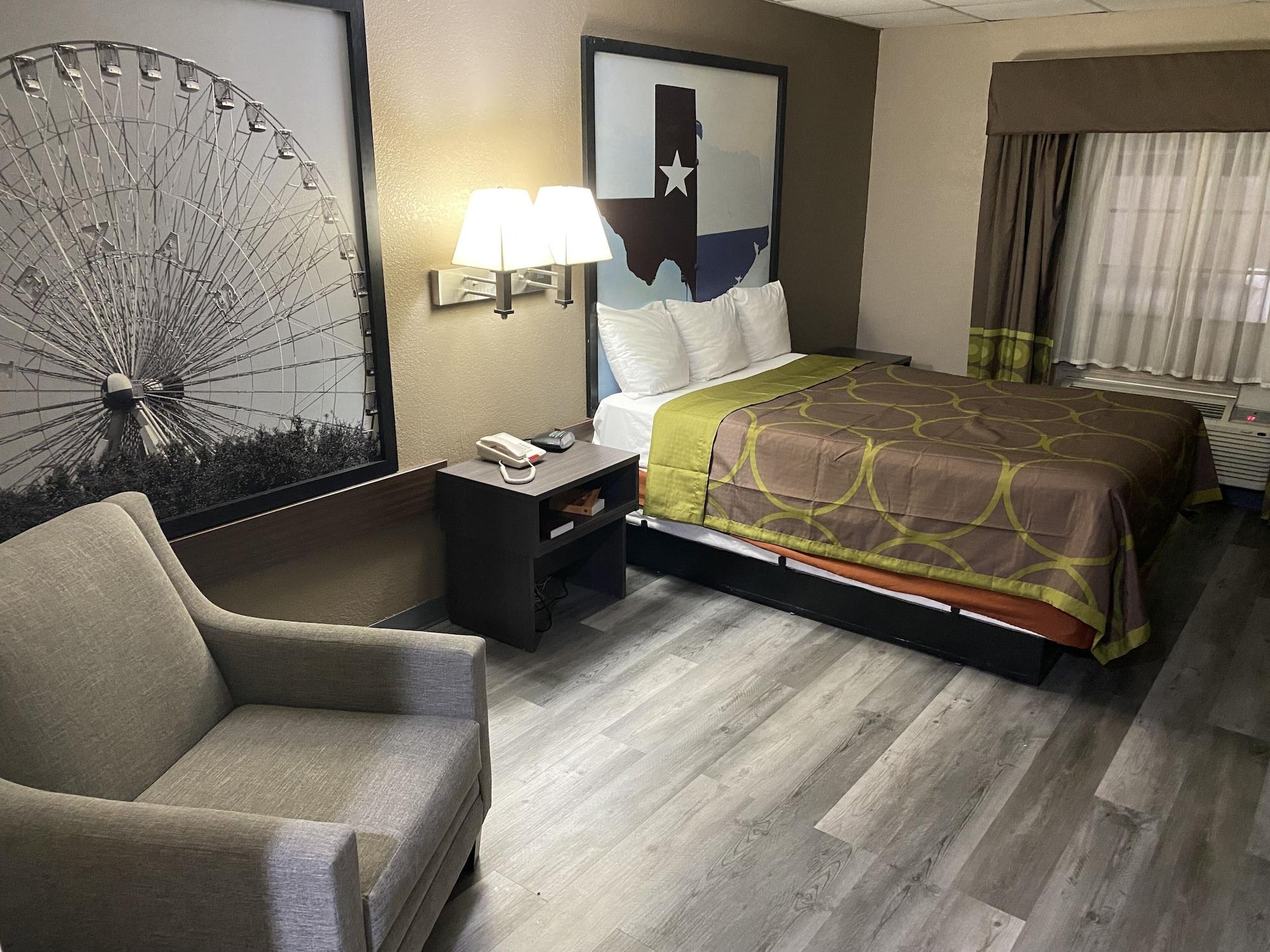 Super 8 By Wyndham Tx 3*