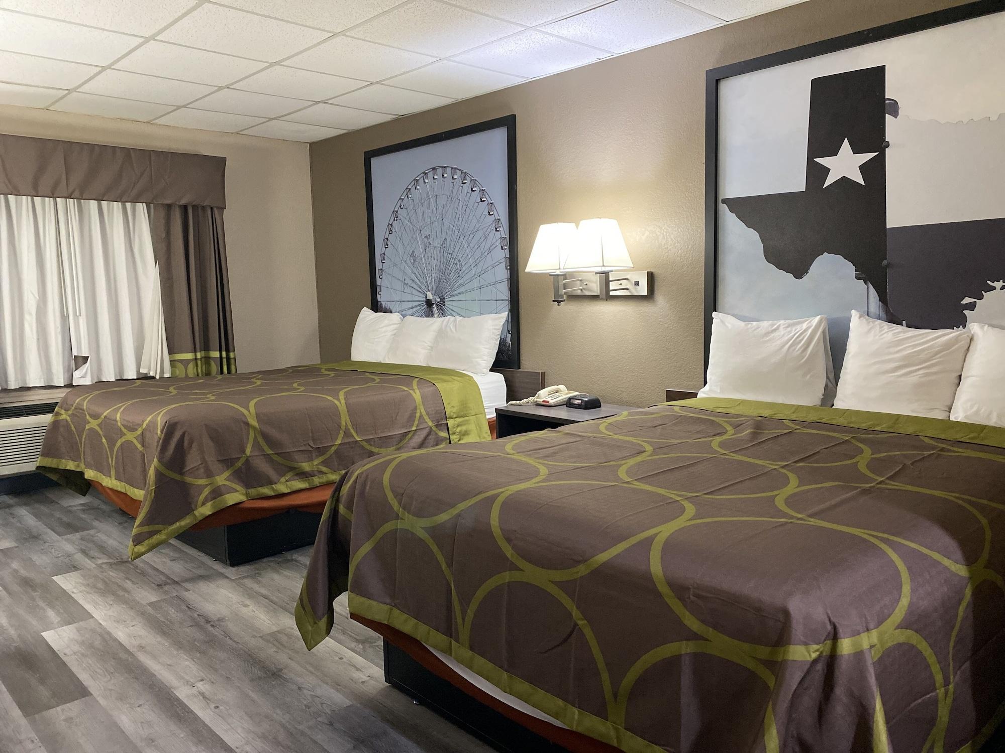 Super 8 By Wyndham Tx Hotel