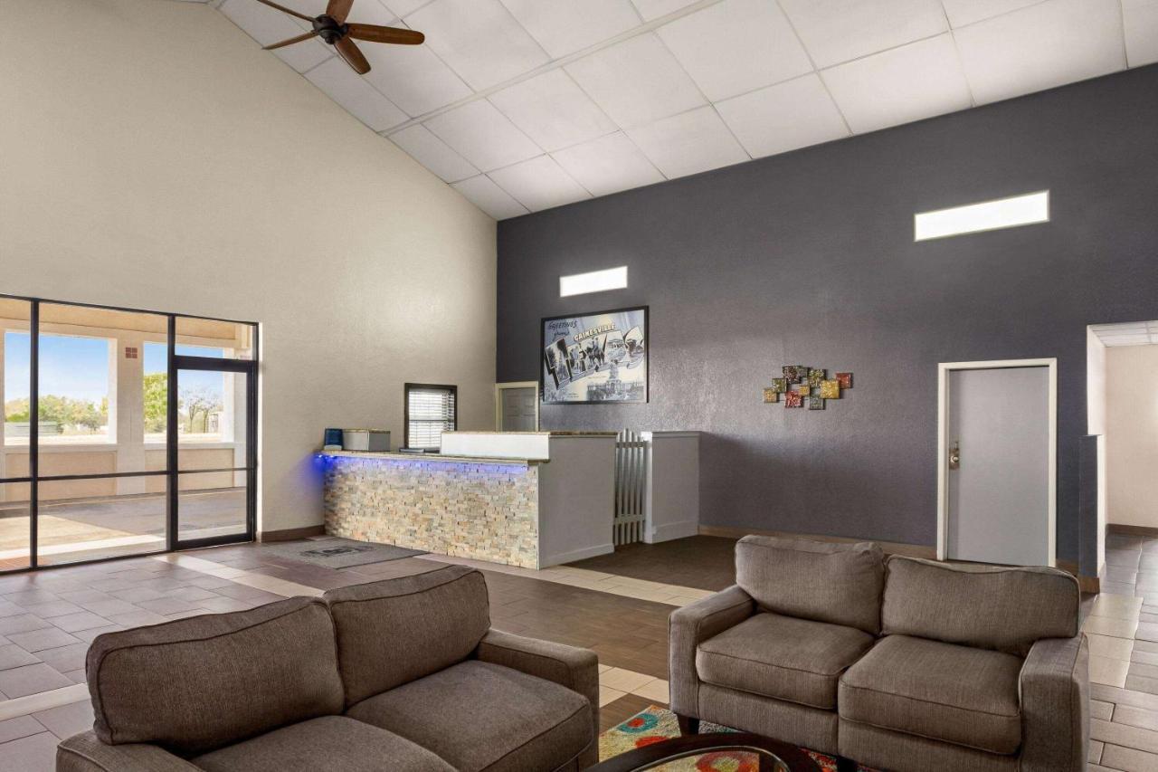 Super 8 By Wyndham Tx Hotel 3*