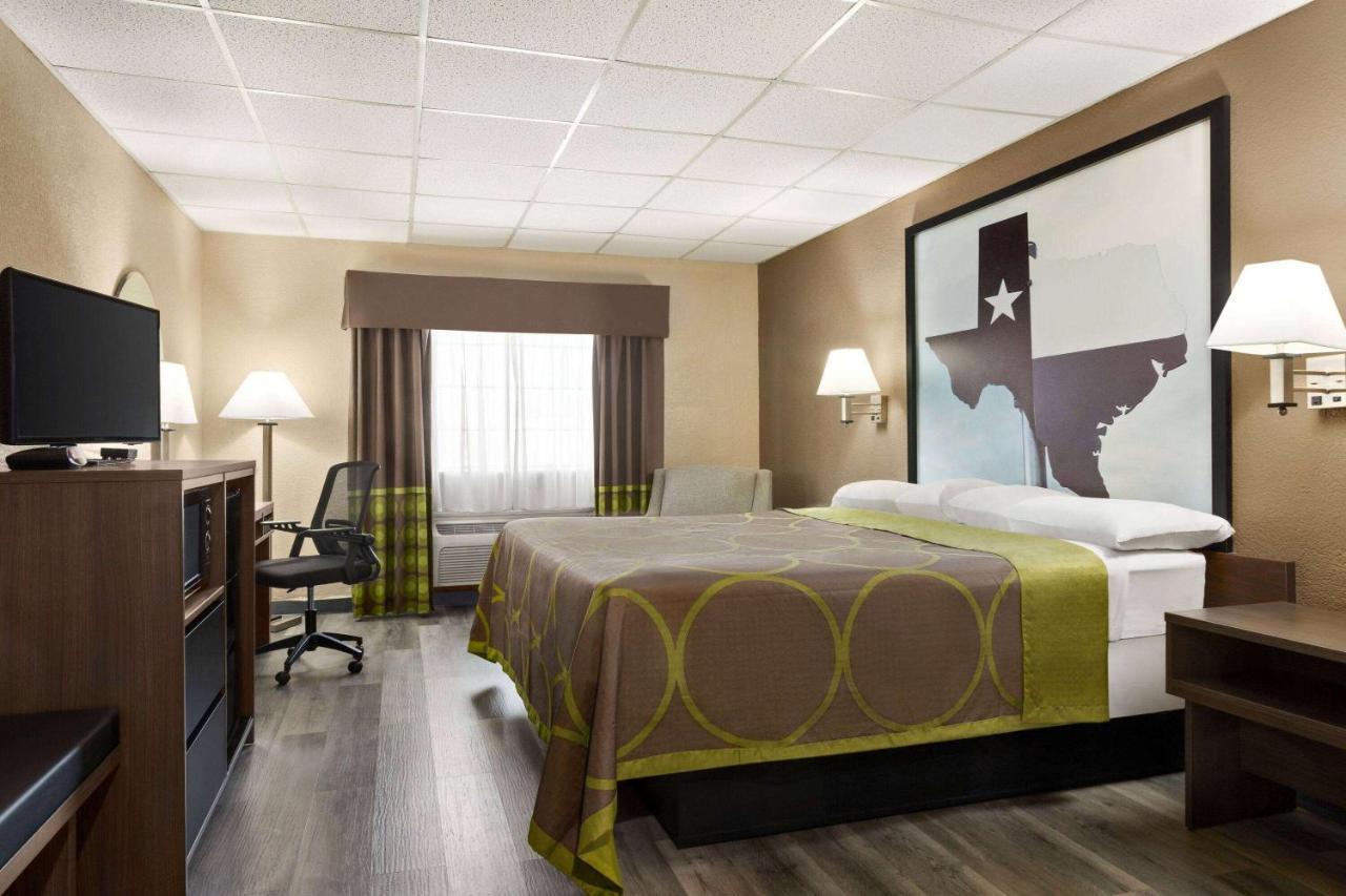 Super 8 By Wyndham Tx Gainesville