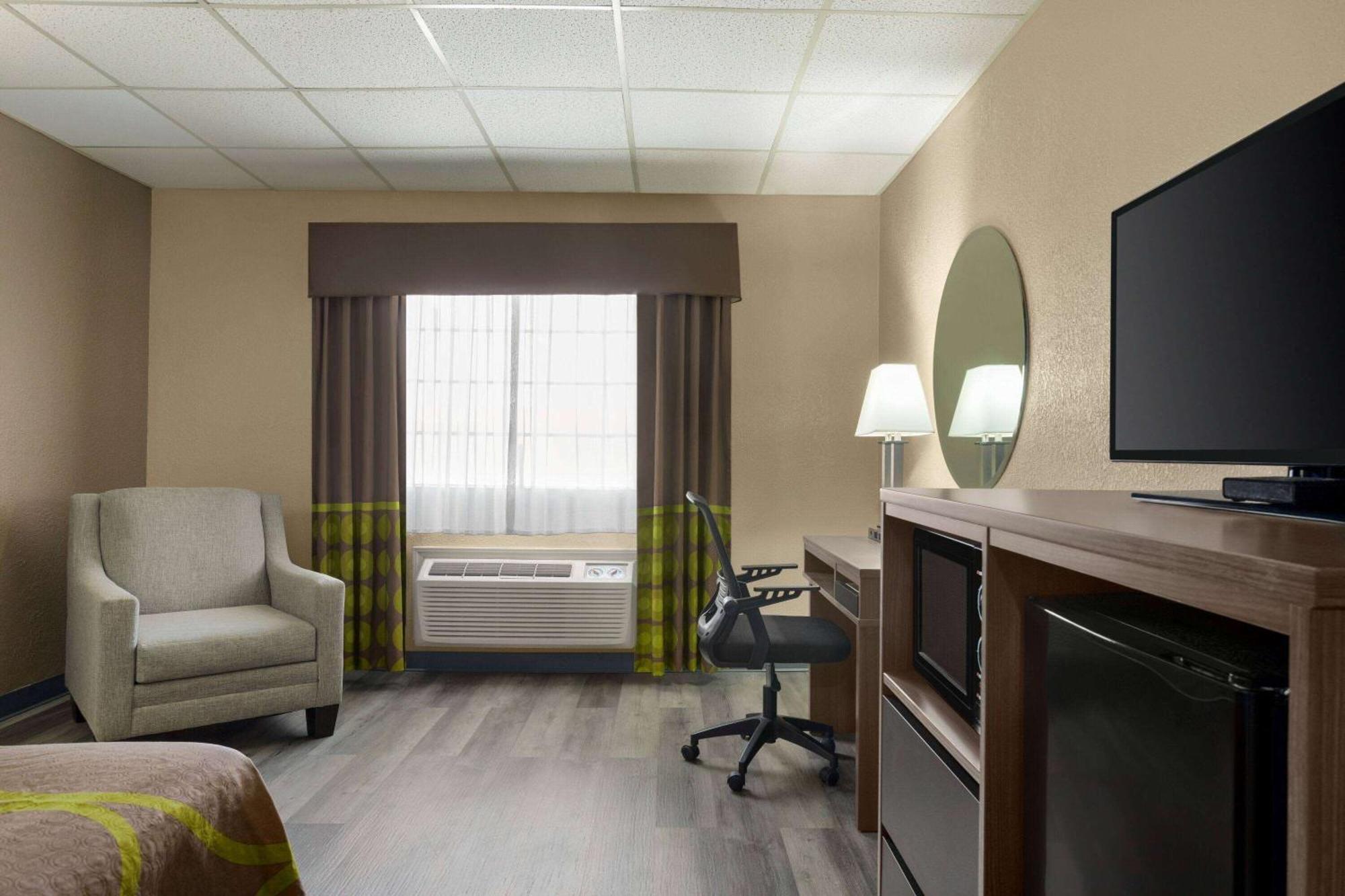 Super 8 By Wyndham Tx Gainesville