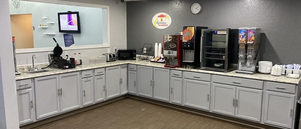 Hotel Super 8 By Wyndham Tx Gainesville